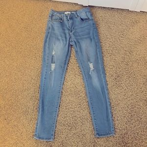 Med wash ripped skinny jeans